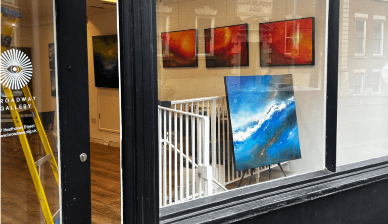 Buying an Original Painting Direct from an Artist vs. a Marketplace Like Saatchi Art